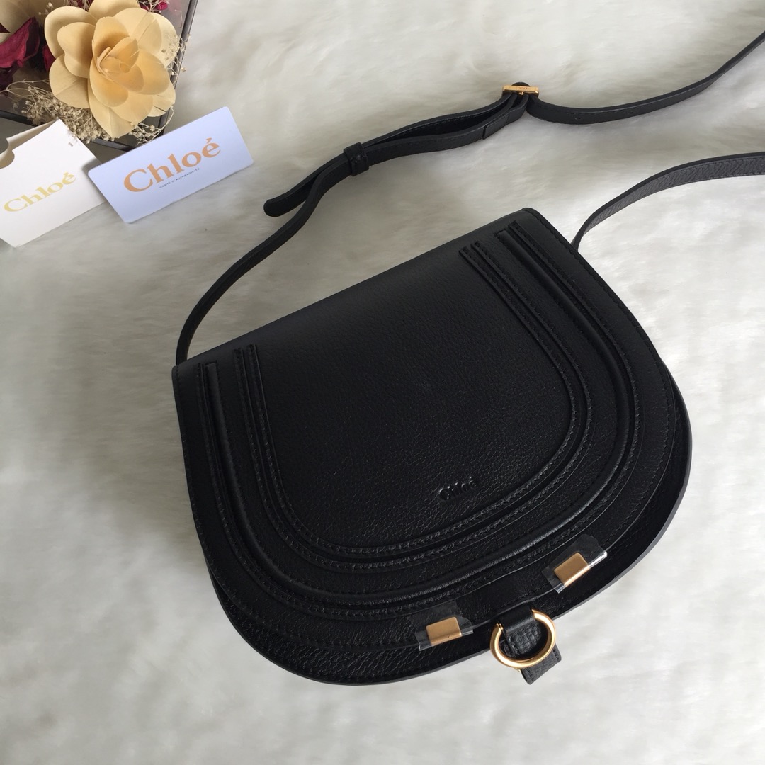 Chloe Small Marcie Saddle Shoulder Bag In Black Grained Leather